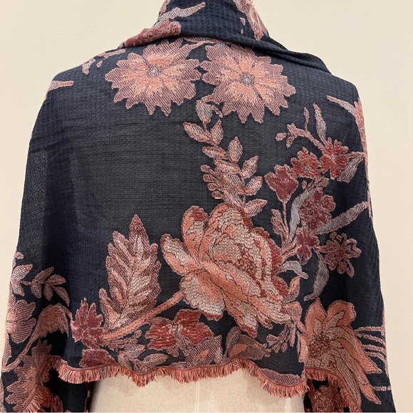 Chicos NEW Scarf Black Pink Textured Floral Leaves Cotton Fringe Oblong Boho - Picture 7 of 11